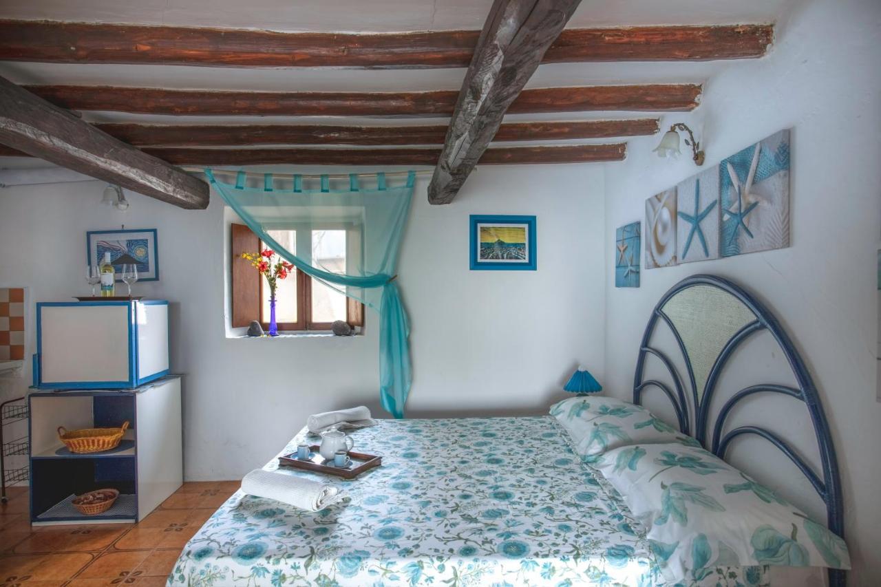 Strombolicchio Apartment Luaran gambar